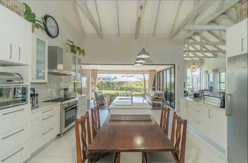 4 Bedroom Property for Sale in Lake Michelle Western Cape